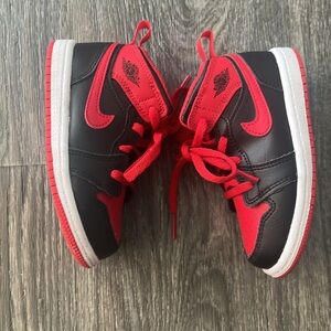 Toddler Jordan Ones Unisex size 8c Gently used